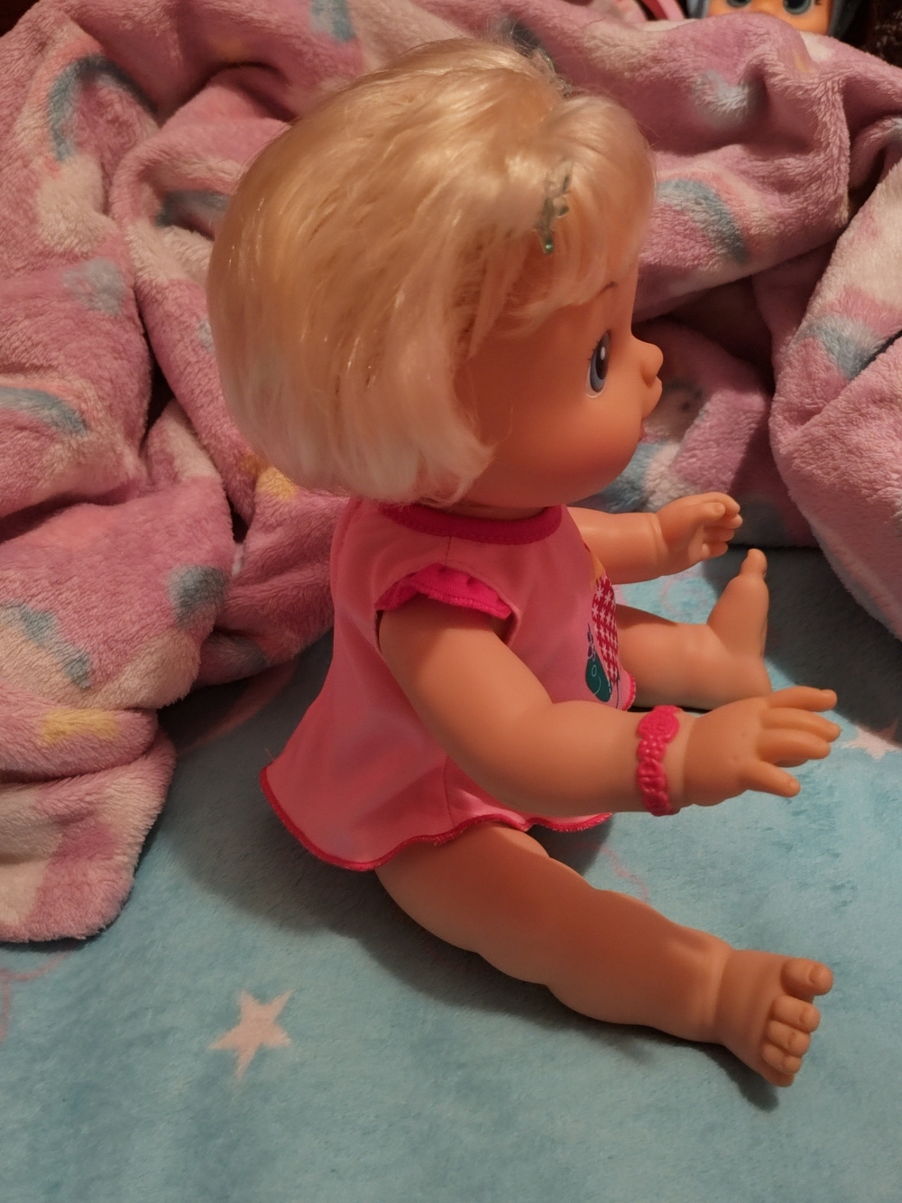 Baby Alive Wets N wiggles Doll 2010 - Picture 9 of 16